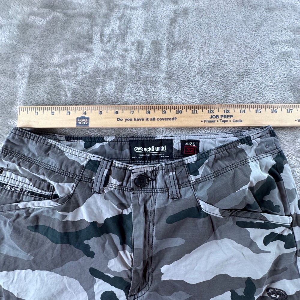 Ecko Unltd Camo Cargo Shorts Mens 32 Streetwear Y2K Skate Utility Baggy Gray - Picture 5 of 14